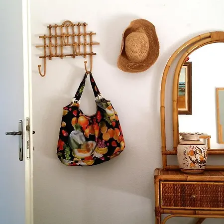 Acrogiali Sunshine سيفيري